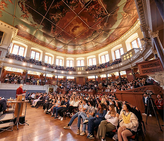 Marcus du Sautoy giving a lecture in the Sheldonian Theatre to our Oxford Summer School
