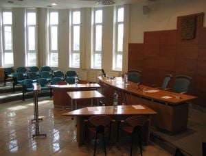 Image shows a law school's moot courtroom.
