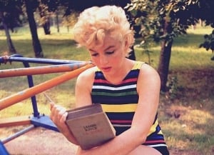 Image shows Marilyn Monroe reading Ulysses.