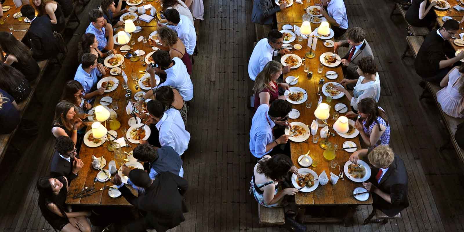 Students eating dinner in Oxford college